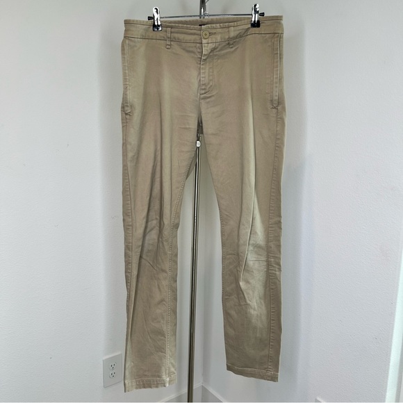🔹 Rapha Original Fit Khakis